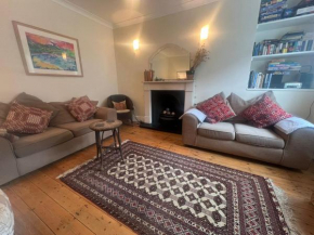 Nant Meigan, Georgian Townhouse in centre of Aberaeron, dog friendly